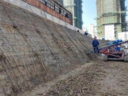 突泉建筑边坡支护